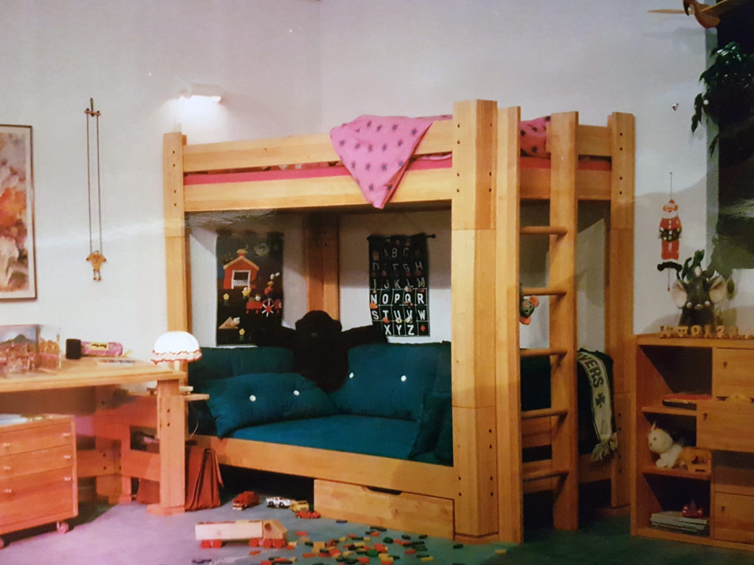 Etagenbett und Liege über Eck